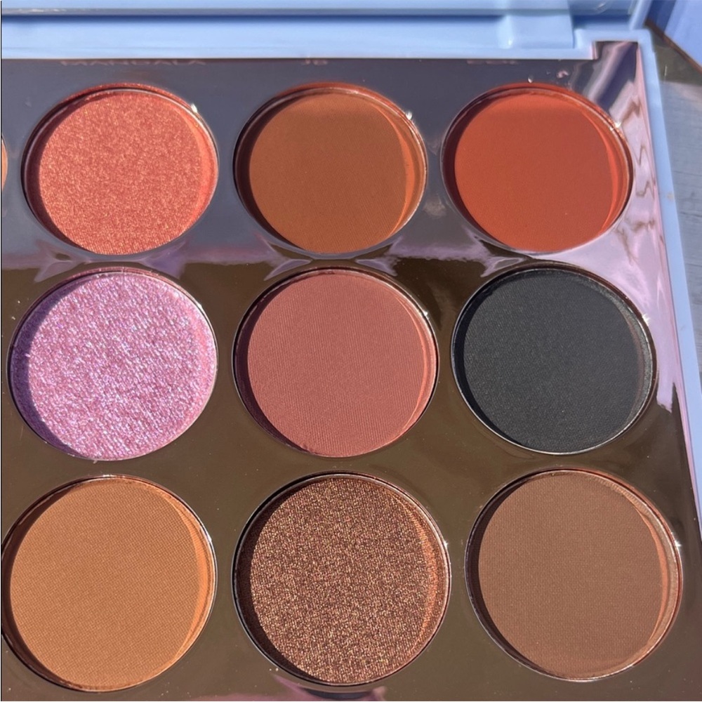 Carli Bybel OG Eyeshadow Palette & Highlighter BRAND NEW IN BOX - Picture 5 of 11